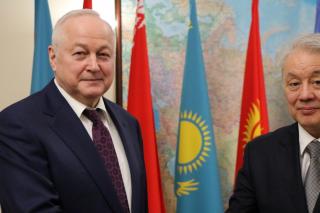Head of CIS ATC E.S. Sysoev and Director of the Executive Committee of the SCO RATS R.E. Mirzaev